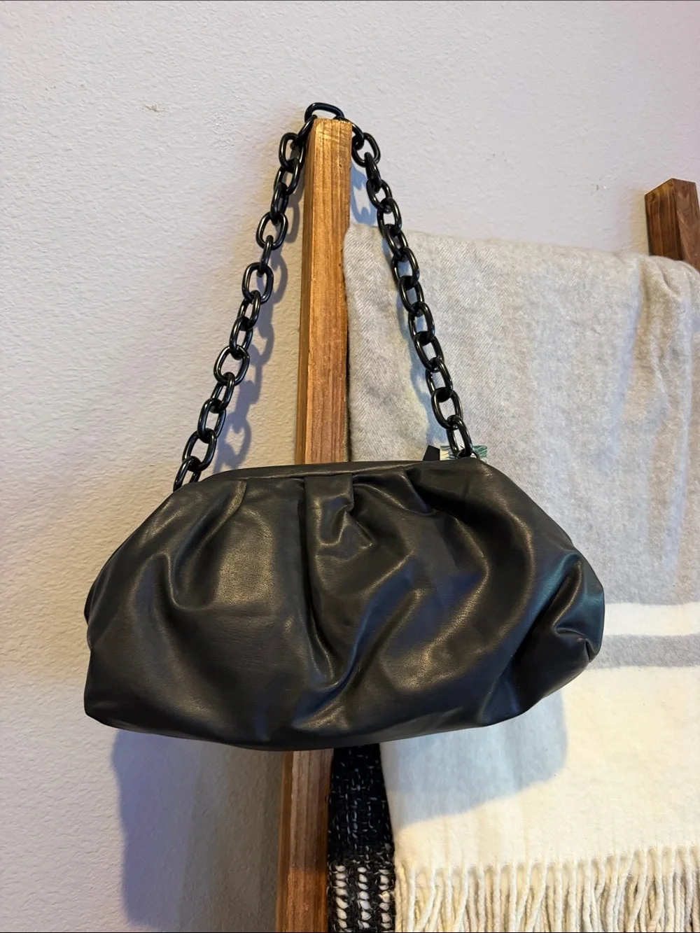 Badgley Mischka Black Shoulder Bag with Chain Strap - Picture 6 of 11